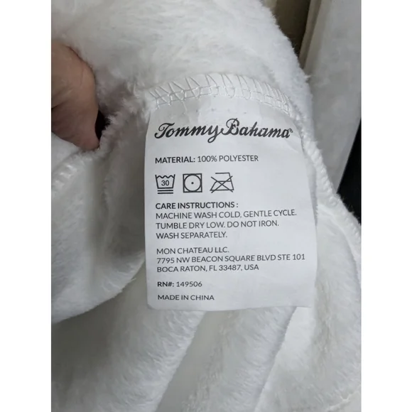 Tommy Bahama Robe Unisex One Size White New in Original Package - Picture 6 of 7